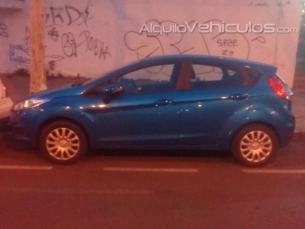 Ford Fiesta Azul.jpg