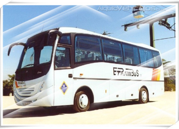 Microbús con capacidad para 35 plazas.